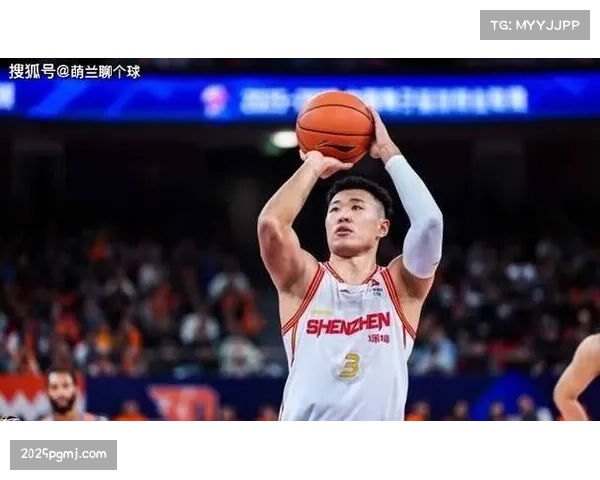 贺希宁快攻中完成暴力扣篮，点燃主场气氛